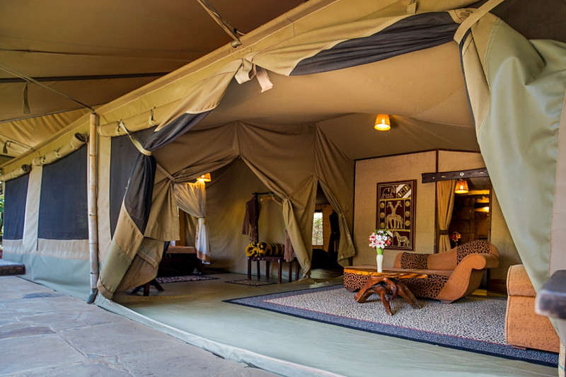 The Rhino Watch Lodge, Family Tent, max 4 guests - image 1