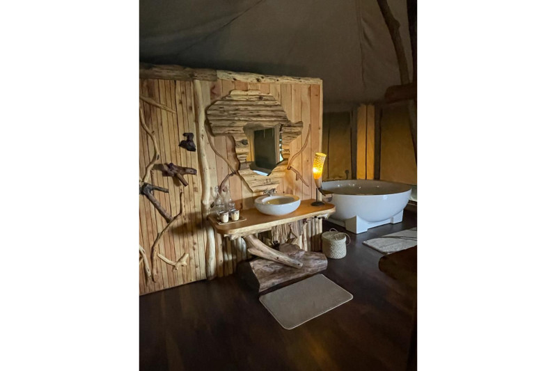 The Rhino Watch Lodge, Senator Tent - image 3