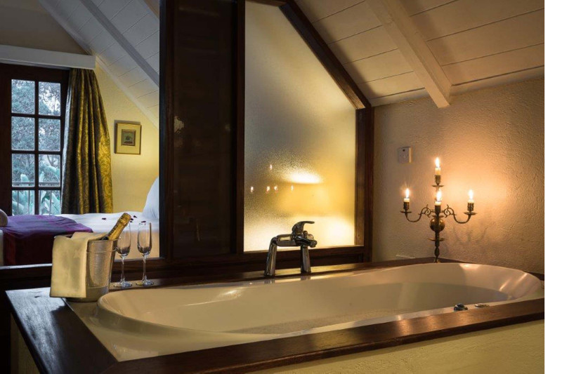 Karen Gables, Main Suite - image 4