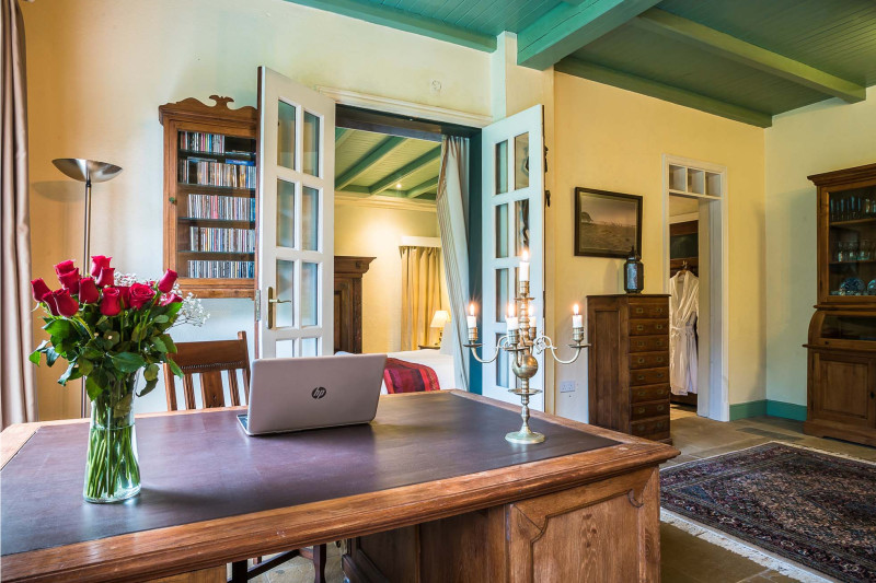 Karen Gables, Main Suite - image 2