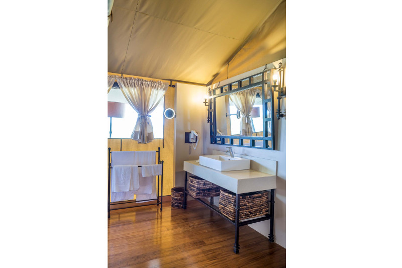 Mutara Camp, Luxury Tent - image 3
