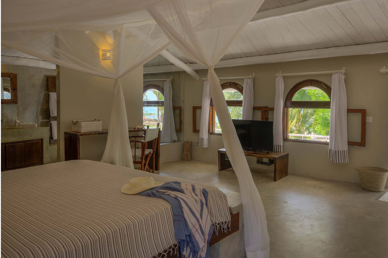 Kobe Suite Resort, Deluxe Ocean View Suite - image 1