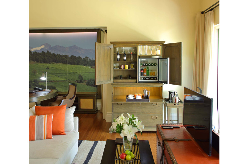 Hemingways Nairobi, Deluxe Suite - image 2