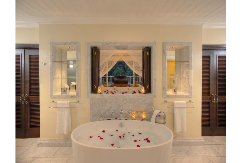 Hemingways Nairobi, Executive Suite - image 2