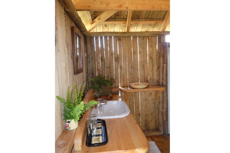 One Stop Nanyuki, Bramble Hut - image 4