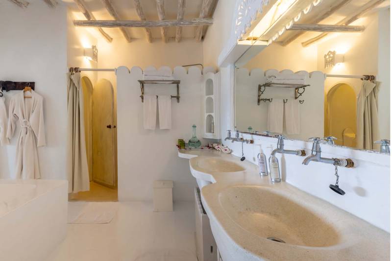 Msambweni Beach House, Main House: Master Suite - image 3