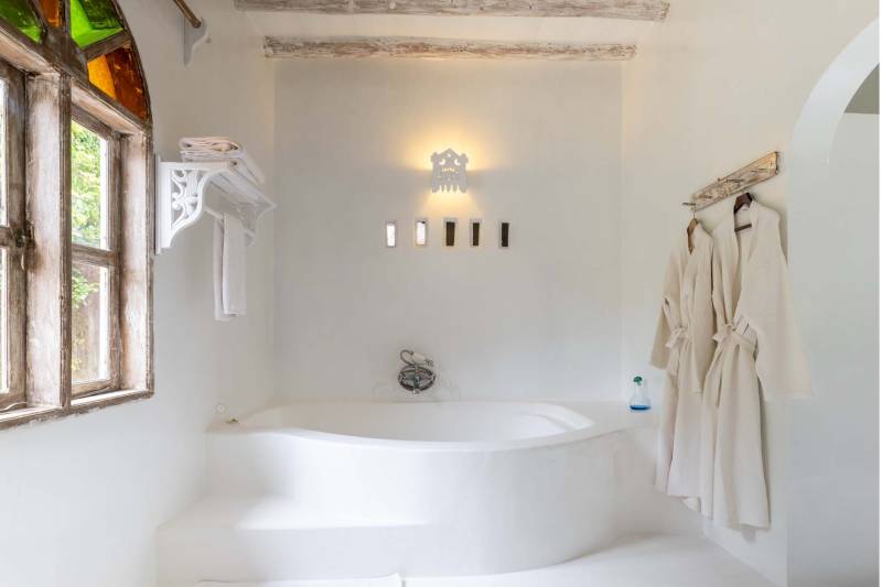 Msambweni Beach House, Main House: Master Suite - image 4
