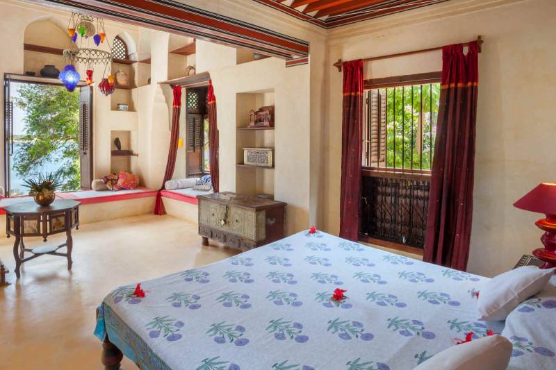 The Moon Houses, Kiwandani with Pool, 6 Adults + 1 Child-Full House - image 1