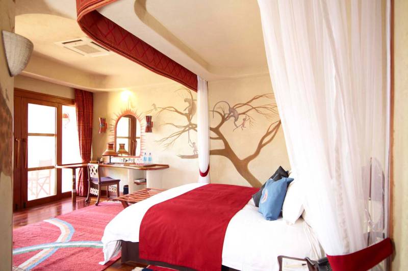 Amboseli Serena Safari Lodge, Suite - image 4