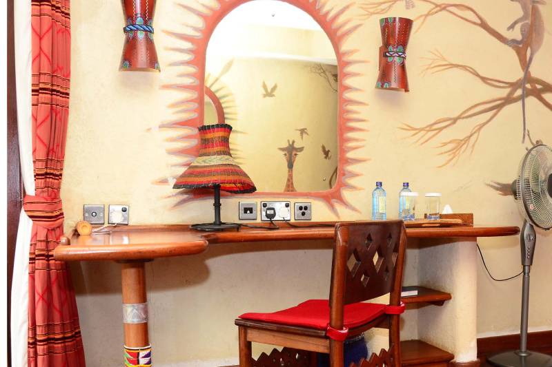 Amboseli Serena Safari Lodge, Suite - image 5